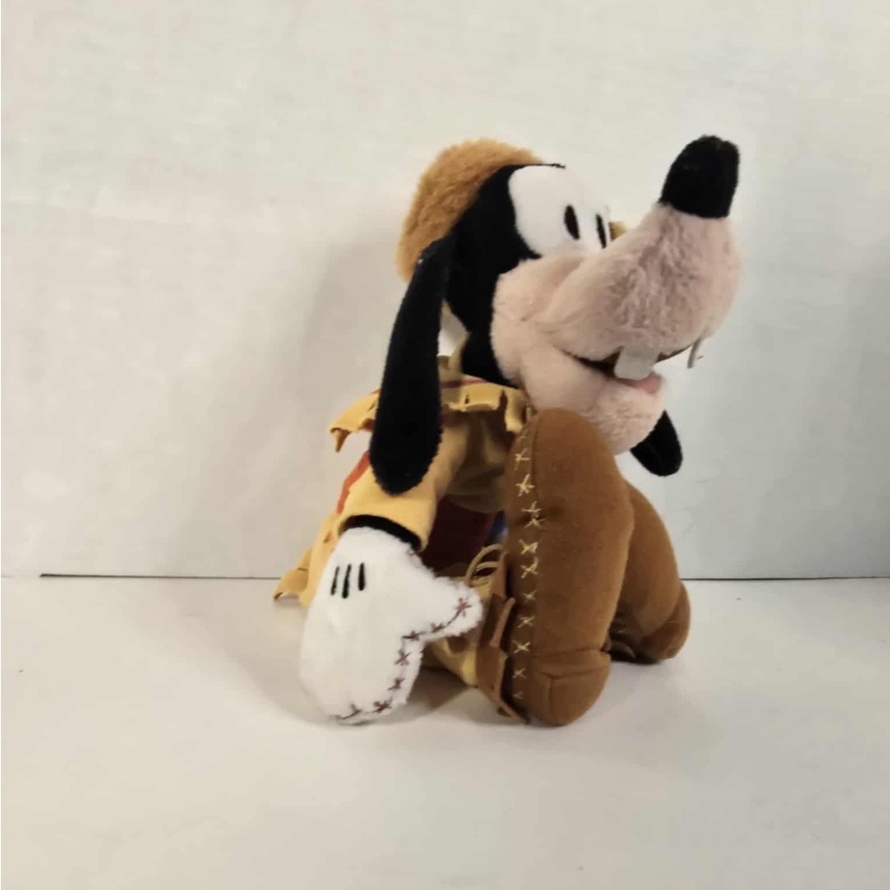 Vintage Walt Disney World Goofy Plush Raccoon hat - Picture 2 of 5